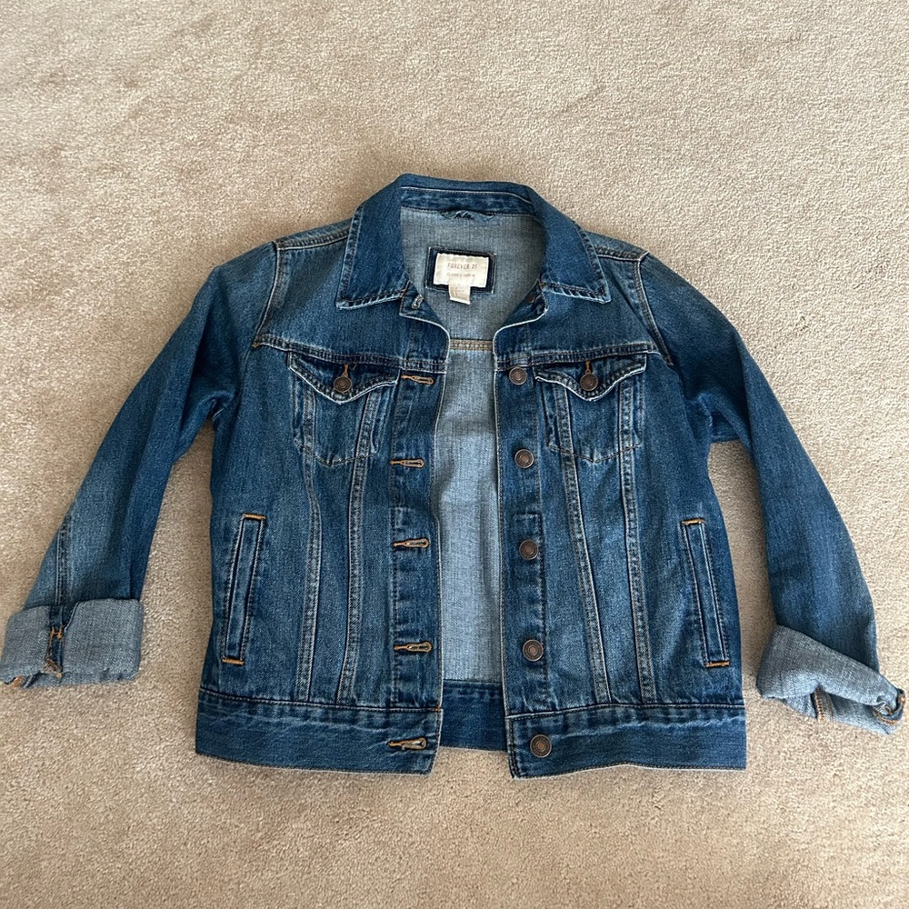 Forever 21 blue classic denim jacket in size small